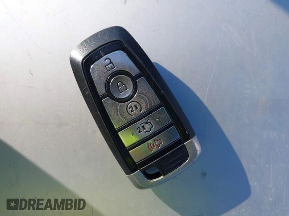 2019 Ford Fusion SEL with VIN 3FA6P0MU8KR148778, listed as a IAAI auction lot 41841745 with 182,074 mi miles and . Bid and sale history available at DreamBid. Image 11.
