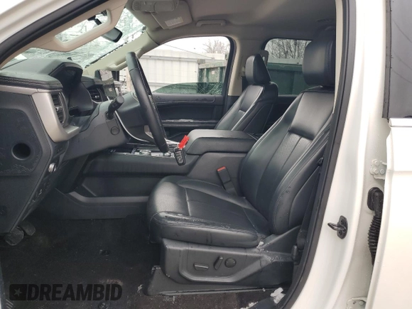 2022 Ford Expedition Max XLT with VIN 1FMJK1JT1NEA28411, listed as a Copart auction lot 45033165 with 80,758 mi miles and Salvage title. Bid and sale history available at DreamBid. Image 7.