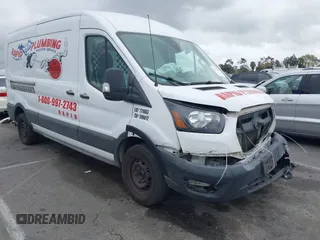 2021 Ford Transit Cargo z VIN 1FTBR1C87MKA81434, wystawiony jako IAAI lot #41759890 z przebiegiem 221 227 mil mil oraz . Historia ofert i sprzedaży dostępna na DreamBid. Obrazek 1.