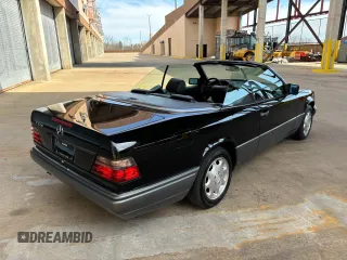 1995 Mercedes-Benz E Class with VIN WDBEA66EXSC281846, listed as a Copart auction lot 50452635 with 83,149 mi miles and Clean Title. Bid and sale history available at carsss.com. Image 4.