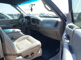 1998 Ford F-250 z VIN 1FTPX28L7WNA79621, wystawiony jako IAAI lot #41783554 z przebiegiem 254 342 mil mil oraz . Historia ofert i sprzedaży dostępna na DreamBid. Obrazek 5.