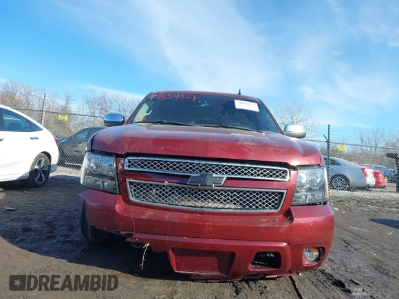 2008 Chevrolet Suburban LT w/3LT with VIN 1GNFK16358J211719, listed as a IAAI auction lot 41654527 with 194,985 mi miles. Bid and sale history available at carsss.com. Image 12.