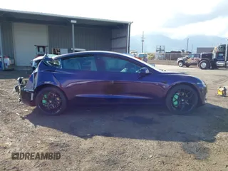 2020 Tesla Model 3 Standard Range Plus z VIN 5YJ3E1EA9LF599332, wystawiony jako IAAI lot #41563213 z przebiegiem Nie podano mil oraz . Historia ofert i sprzedaży dostępna na DreamBid. Obrazek 12.