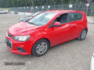 2020 Chevrolet Sonic LT z VIN 1G1JG6SB2L4115688, wystawiony jako IAAI lot #42326438 z przebiegiem 33 871 mil mil oraz . Historia ofert i sprzedaży dostępna na DreamBid. Obrazek 18.