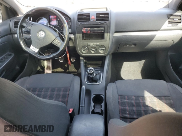 2008 Volkswagen Jetta GLI z VIN 3VWDJ71KX8M006725, wystawiony jako Copart lot #58665965 z przebiegiem 182 427 mil mil oraz Czysty tytuł • Clean title. Historia ofert i sprzedaży dostępna na DreamBid. Obrazek 8.