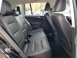 2017 Volkswagen Tiguan S z VIN WVGBV7AX8HK011807, wystawiony jako Copart lot #78723724 z przebiegiem 87 855 mil mil oraz Szkoda całkowita • Salvage title. Historia ofert i sprzedaży dostępna na DreamBid. Obrazek 11.