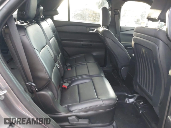 2020 Ford Police Interceptor Utility z VIN 1FM5K8AB5LGA55727, wystawiony jako IAAI lot #40877399 z przebiegiem 38 827 mil mil oraz . Historia ofert i sprzedaży dostępna na DreamBid. Obrazek 8.