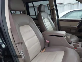 2003 Ford Explorer Eddie Bauer с VIN 1FMZU64K23ZA89964, выставлен на аукционе IAAI как лот 41725562 с пробегом 150 910 миль миль и . История ставок и продаж доступна на DreamBid. Изображение 5.