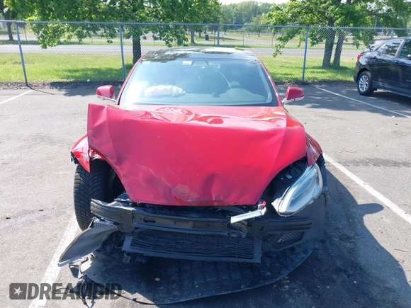 2016 Tesla Model S 90D z VIN 5YJSA1E4XGF171244, wystawiony jako IAAI lot #42584589 z przebiegiem 85 412 mil mil oraz . Historia ofert i sprzedaży dostępna na DreamBid. Obrazek 12.