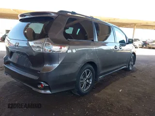2011 Toyota Sienna SE with VIN 5TDXK3DC6BS113711, listed as a IAAI auction lot 41809910 with 174,746 mi miles. Bid and sale history available at carsss.com. Image 4.