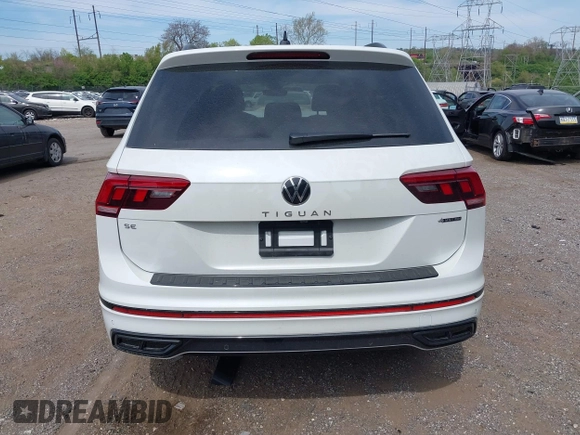 2024 Volkswagen Tiguan SE R-Line Black with VIN 3VV8B7AX9RM231038, listed as a IAAI auction lot 42092117 with 563 mi miles and . Bid and sale history available at DreamBid. Image 17.