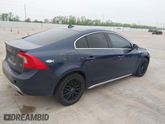 2012 Volvo S60 T5 with VIN YV1622FS0C2122692, listed as a IAAI auction lot 41924096 with 165,749 mi miles. Bid and sale history available at carsss.com. Image 4.