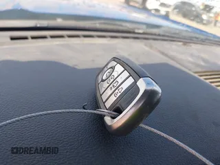 2017 Ford Mustang V6 z VIN 1FA6P8AM1H5323841, wystawiony jako IAAI lot #42770240 z przebiegiem 201 012 mil mil oraz . Historia ofert i sprzedaży dostępna na DreamBid. Obrazek 11.