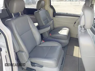2012 Volkswagen Routan SE z VIN 2C4RVABG0CR193964, wystawiony jako IAAI lot #42122834 z przebiegiem 185 389 mil mil oraz . Historia ofert i sprzedaży dostępna na DreamBid. Obrazek 8.