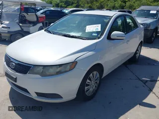 2011 Kia Forte EX with VIN KNAFU4A29B5888868, listed as a IAAI auction lot 41972446 with 185,821 mi miles. Bid and sale history available at carsss.com. Image 2.