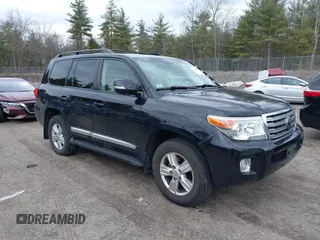 2014 Toyota Land Cruiser z VIN JTMHY7AJ3E4021498, wystawiony jako IAAI lot #41867828 z przebiegiem 241 505 mil mil oraz . Historia ofert i sprzedaży dostępna na DreamBid. Obrazek 1.