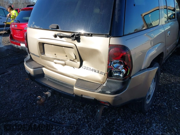 2004 Chevrolet TrailBlazer EXT LT with VIN 1GNET16P146155237, listed as a IAAI auction lot 40819400 with 1 mi miles. Bid and sale history available at carsss.com. Image 6.