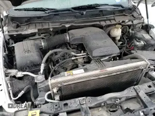 2018 Ram 1500 Tradesman z VIN 1C6RR6KG0JS275343, wystawiony jako Copart lot #46490895 z przebiegiem 103 539 mil mil oraz Szkoda całkowita • Salvage title. Historia ofert i sprzedaży dostępna na DreamBid. Obrazek 16.