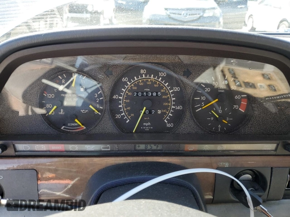 1989 Mercedes-Benz 560 with VIN WDBCA39E0KA485343, listed as a Copart auction lot 71889544 with 201,385 mi miles and Non Repairable. Bid and sale history available at DreamBid. Image 9.