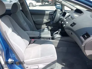 2009 Honda Civic LX z VIN 1HGFA16579L012949, wystawiony jako IAAI lot #41938215 z przebiegiem 180 795 mil mil oraz . Historia ofert i sprzedaży dostępna na DreamBid. Obrazek 5.