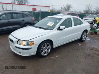 2009 Volvo S60 2.5T with VIN YV1RS592092720882, listed as a IAAI auction lot 42006676 with 143,647 mi miles. Bid and sale history available at carsss.com. Image 2.