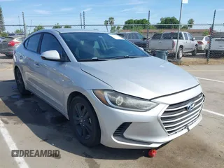 2018 Hyundai Elantra SE z VIN KMHD74LF5JU609336, wystawiony jako IAAI lot #42064650 z przebiegiem 84 328 mil mil oraz . Historia ofert i sprzedaży dostępna na DreamBid. Obrazek 1.