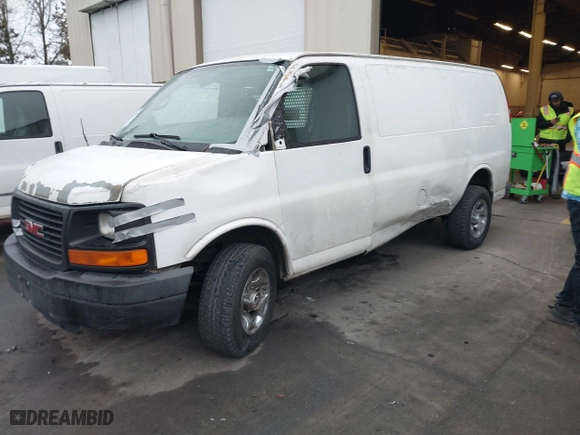 2008 GMC Savana Cargo Van with VIN 1GTGG25CX81235617, listed as a IAAI auction lot 41353274 with 209,888 mi miles. Bid and sale history available at carsss.com. Image 18.