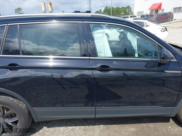 2024 Volkswagen Tiguan SE with VIN 3VV3B7AX7RM029891, listed as a IAAI auction lot 42087357 with 43,636 mi miles. Bid and sale history available at carsss.com. Image 13.