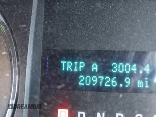 2009 Ford F-150 XL с VIN 1FTPW14V49FA98033, выставлен на аукционе IAAI как лот 41822035 с пробегом 209 727 миль миль и . История ставок и продаж доступна на DreamBid. Изображение 16.