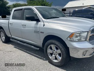 2014 Ram 1500 Big Horn z VIN 1C6RR6TT0ES435013, wystawiony jako Copart lot #59365815 z przebiegiem 211 373 mil mil oraz Czysty tytuł • Clean title. Historia ofert i sprzedaży dostępna na DreamBid. Obrazek 1.