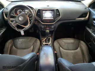 2014 Jeep Cherokee Latitude with VIN 1C4PJLCS0EW299178, listed as a Copart auction lot 81800004 with 196,978 mi miles and Salvage Title. Bid and sale history available at carsss.com. Image 8.
