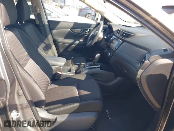 2018 Nissan Rogue SV with VIN KNMAT2MV0JP615928, listed as a IAAI auction lot 42103676 with 38,999 mi miles. Bid and sale history available at carsss.com. Image 5.