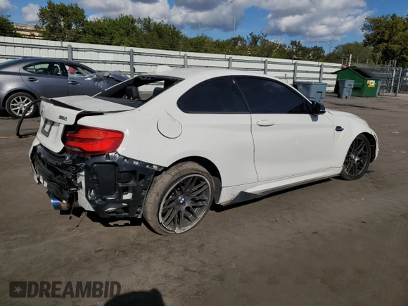 2018 BMW M2 z VIN WBS1J5C59J7B70349, wystawiony jako Copart lot #85573834 z przebiegiem 47 128 mil mil oraz Szkoda całkowita • Salvage title. Historia ofert i sprzedaży dostępna na DreamBid. Obrazek 3.