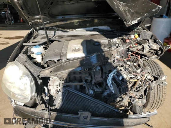 2005 Volkswagen Jetta Value Edition с VIN 3VWPF71K85M647513, выставлен на аукционе Copart как лот 83690584 с пробегом Не указан миль и Списание • Salvage title. История ставок и продаж доступна на DreamBid. Изображение 11.
