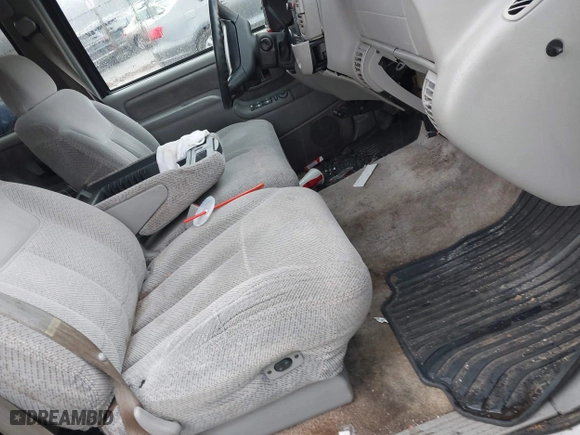 1997 Chevrolet Tahoe with VIN 1GNEK13R0VJ351919, listed as a IAAI auction lot 41028840 with 218,937 mi miles. Bid and sale history available at carsss.com. Image 5.
