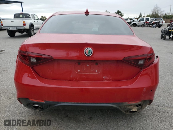 2017 Alfa Romeo Giulia z VIN ZARFAEBN6H7533055, wystawiony jako Copart lot #48777655 z przebiegiem 77 348 mil mil oraz Szkoda całkowita • Salvage title. Historia ofert i sprzedaży dostępna na DreamBid. Obrazek 6.
