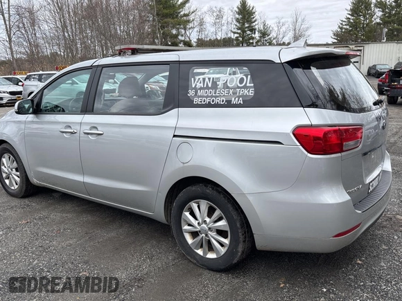 2018 Kia Sedona L with VIN KNDMA5C11J6409767, listed as a Copart auction lot 50896745 with 122,451 mi miles and Clean Title. Bid and sale history available at carsss.com. Image 3.