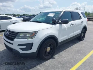 2017 Ford Police Interceptor Utility с VIN 1FM5K8AR5HGA35899, выставлен на аукционе IAAI как лот 42379334 с пробегом 207 272 миль миль и . История ставок и продаж доступна на DreamBid. Изображение 17.