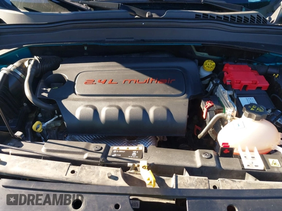 2020 Jeep Renegade Latitude with VIN ZACNJBBB7LPM01215, listed as a IAAI auction lot 41958969 with 61,167 mi miles and . Bid and sale history available at DreamBid. Image 10.