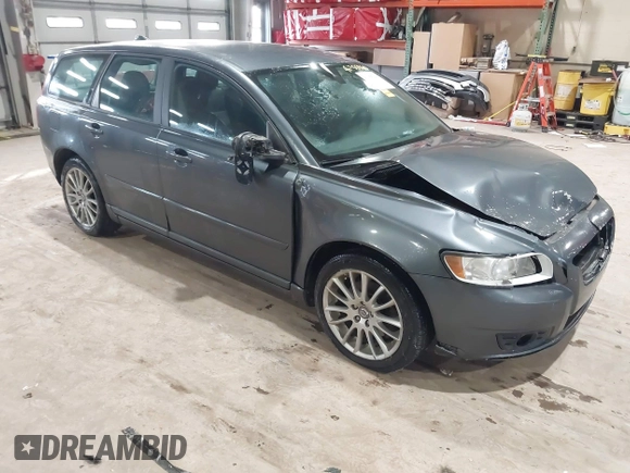 2010 Volvo V50 with VIN YV1382MW4A2521366, listed as a IAAI auction lot 41355960 with 242,749 mi miles. Bid and sale history available at carsss.com. Image 1.