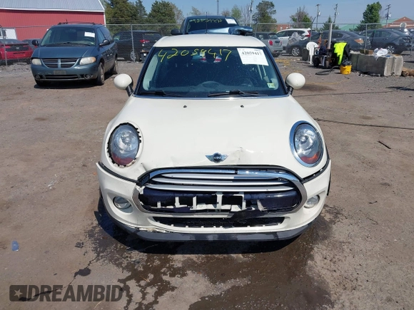 2015 MINI Hardtop 4 Door with VIN WMWXS5C53FT832742, listed as a IAAI auction lot 42059417 with 114,671 mi miles and . Bid and sale history available at DreamBid. Image 6.