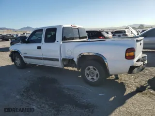 2000 Chevrolet Silverado 1500 LS with VIN 2GCEC19T6Y1182951, listed as a Copart auction lot 50234185 with 353,636 mi miles and Salvage Title. Bid and sale history available at carsss.com. Image 2.