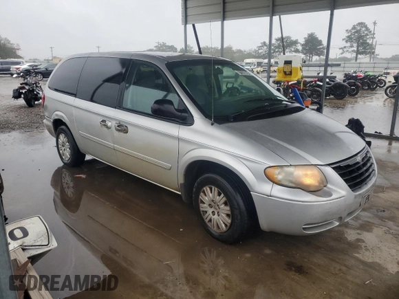 2007 Chrysler Town & Country LWB LX with VIN 2A4GP44R27R245970, listed as a Copart auction lot 81529684 with 223,158 mi miles and Clean Title. Bid and sale history available at carsss.com. Image 3.