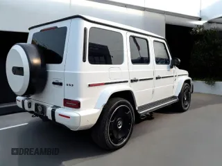 2022 Mercedes-Benz G 63 AMG z VIN W1NYC7HJ1NX453XXX, wystawiony jako Copart lot #60002315 z przebiegiem 17 560 mil mil oraz Czysty tytuł • Clean title. Historia ofert i sprzedaży dostępna na DreamBid. Obrazek 4.
