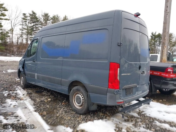 2019 Mercedes-Benz Sprinter Cargo Van with VIN WD4PF0CD8KP033159, listed as a IAAI auction lot 41476240 with 75,521 mi miles. Bid and sale history available at carsss.com. Image 3.