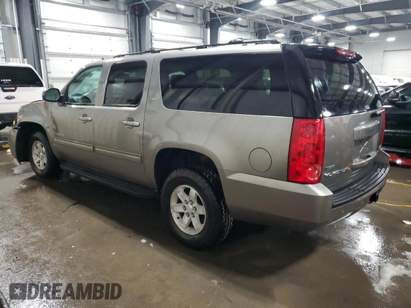 2012 GMC Yukon XL SLT with VIN 1GKS2KE73CR289965, listed as a Copart auction lot 85985984 with 138,742 mi miles and Salvage Title. Bid and sale history available at carsss.com. Image 2.