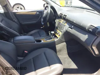2007 Mercedes-Benz C 230 Sport z VIN WDBRF52HX7F888302, wystawiony jako IAAI lot #42539712 z przebiegiem 151 263 mil mil oraz . Historia ofert i sprzedaży dostępna na DreamBid. Obrazek 5.