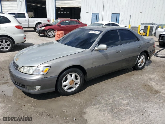 2001 Lexus ES 300 with VIN JT8BF28G010324814, listed as a Copart auction lot 48820415 with 230,254 mi miles and Salvage Title. Bid and sale history available at carsss.com. Image 1.