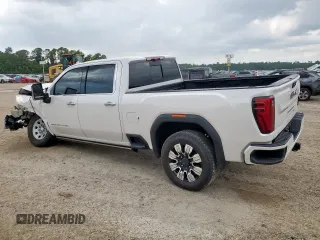2024 GMC Sierra 2500HD Denali z VIN 1GT49REY3RF284860, wystawiony jako Copart lot #60520235 z przebiegiem Nie podano mil oraz Szkoda całkowita • Salvage title. Historia ofert i sprzedaży dostępna na DreamBid. Obrazek 2.