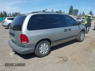 1996 Dodge Caravan SE z VIN 2B4GP4532TR594635, wystawiony jako IAAI lot #42339395 z przebiegiem 112 337 mil mil oraz . Historia ofert i sprzedaży dostępna na DreamBid. Obrazek 4.